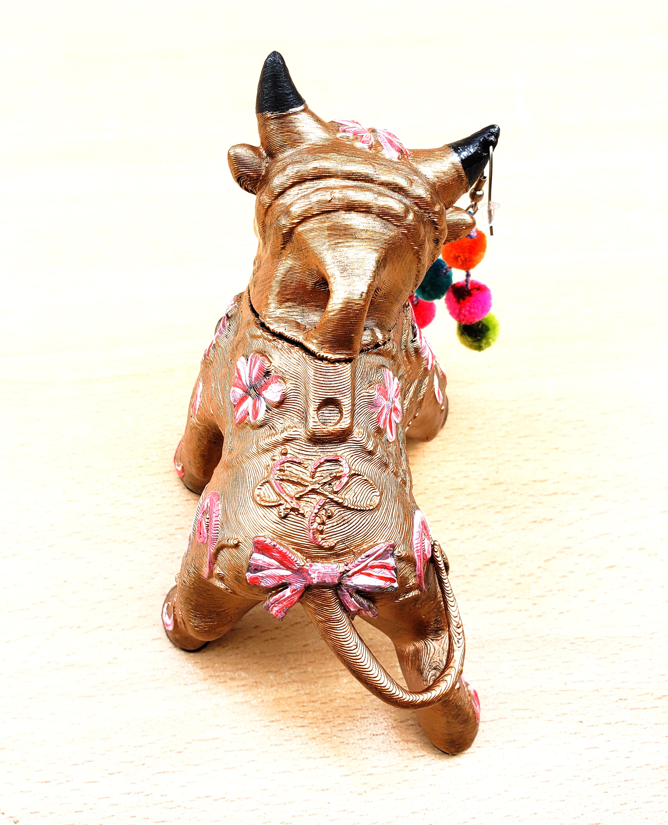 Torito_Bravo_depie_dorado (2).jpg