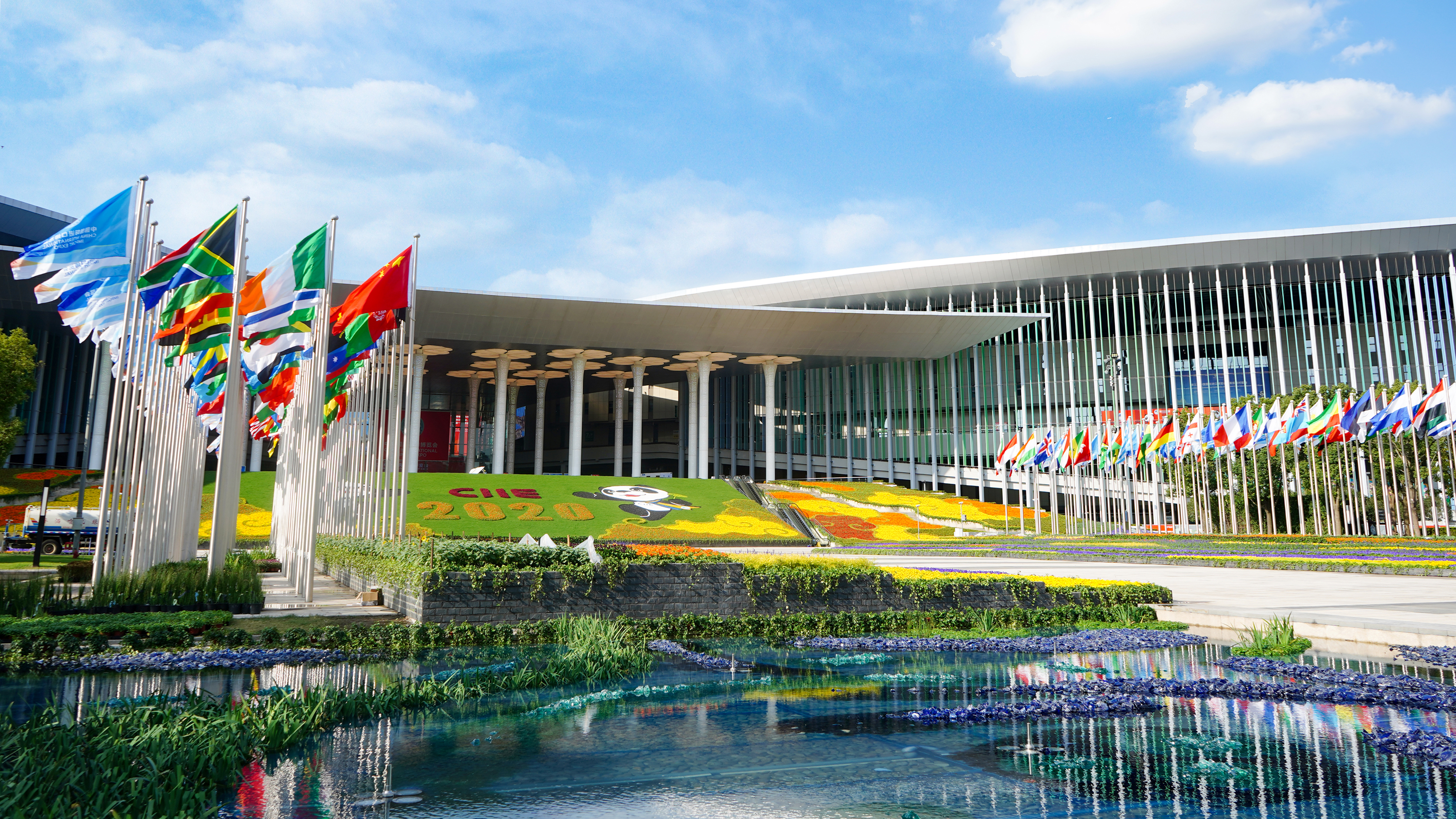 第三届进博会开幕在即,国家会展中心(上海)已准备就绪,整装迎接全球