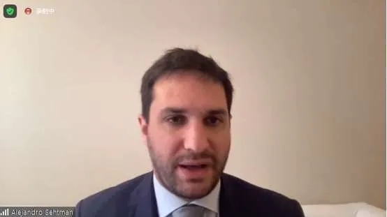 21085925r6um.jpg arab2.webp.jpg