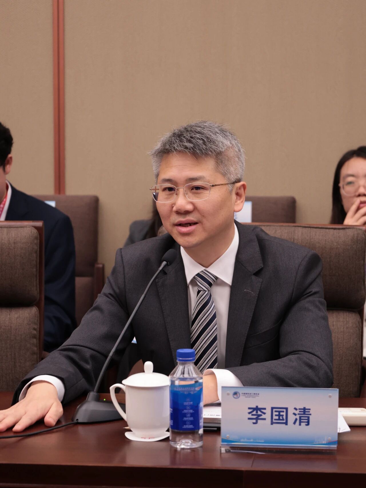 0717540417ub.jpg 2.jpg