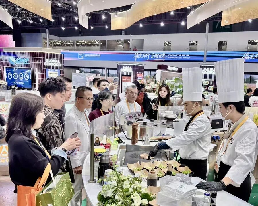 10095705mkaf.jpg 640 (1).jpg