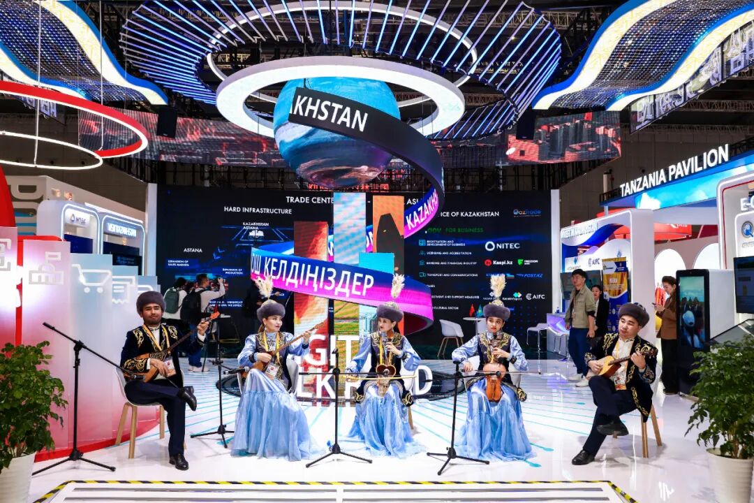 10110715au31.jpg 640 (1).jpg