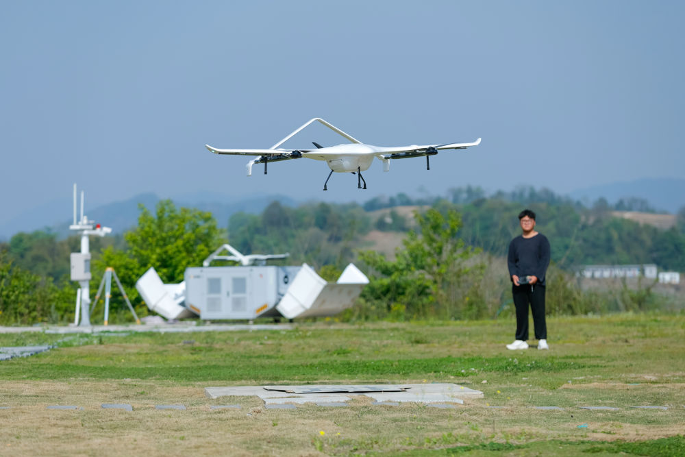 18105524ep9a.jpg e77a0dc663c642a9be8bfae6a6e6b5c8.jpg