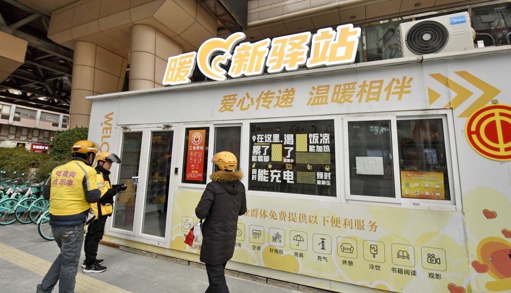 181056311b4a.jpg 3554b5843f774afda842073b800de159.jpg