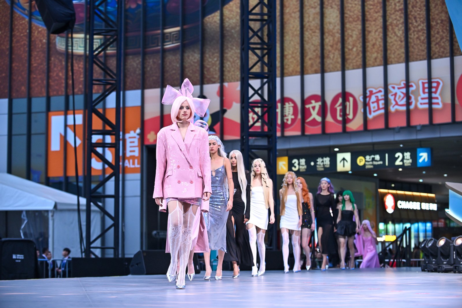 时装秀《蝶梦星璇·豫见未来》.jpg