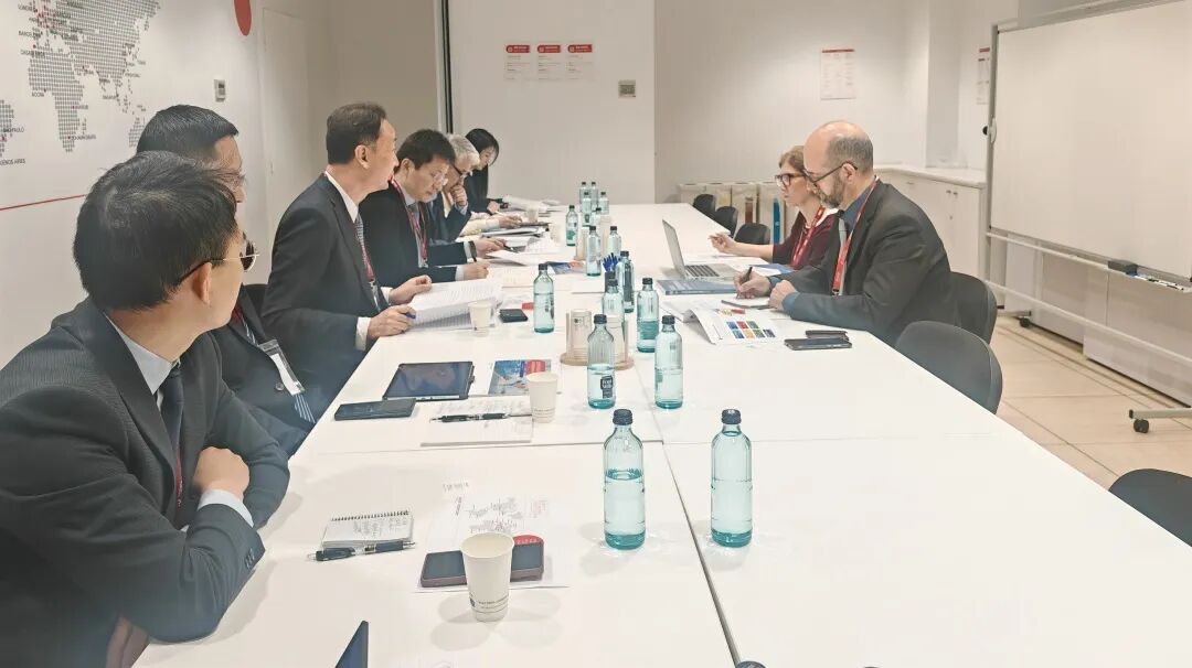 16171938hf9y.jpg 640 (5).jpg