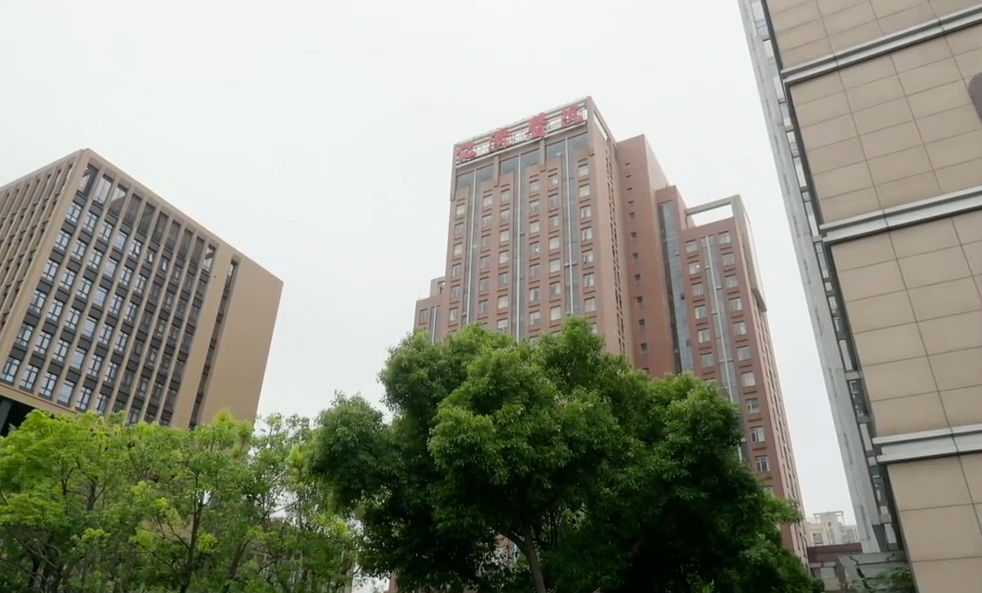 展品变商品丨“宫颈癌前病变”新疗法 全球首创便携式无创治疗技术落地上海