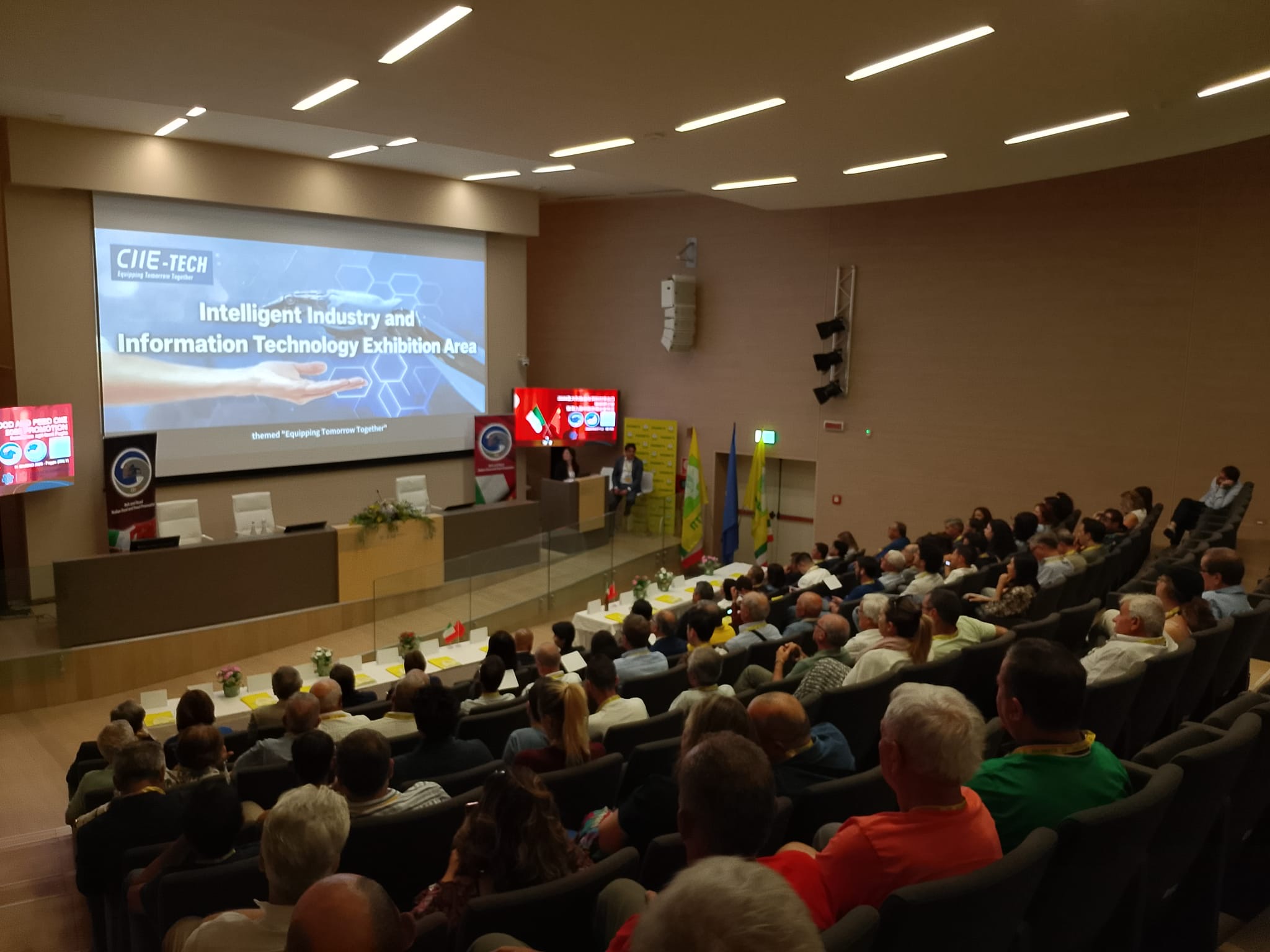 15101700uwju.jpg 490638340396429313.jpg